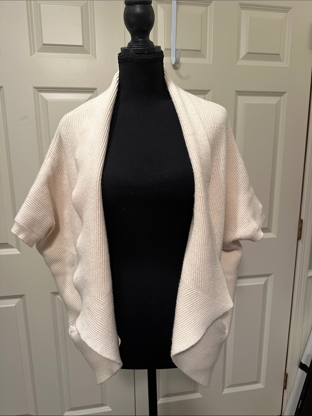 Women's Cream Open-Front Knit Shrug